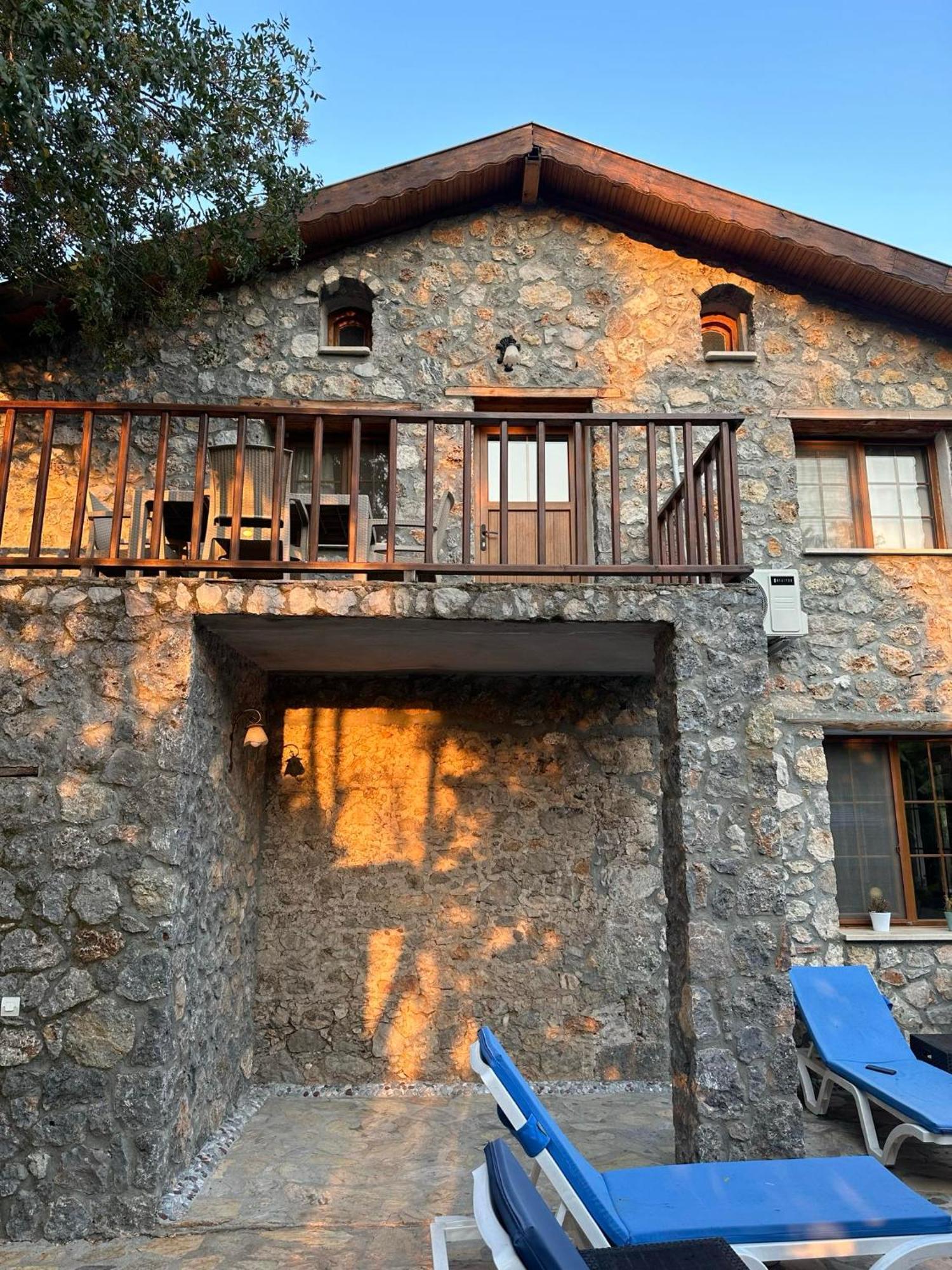 Plum Garden Vilă